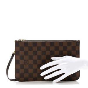 NWOT louis vuitton neverfull pouch damier ebene‎